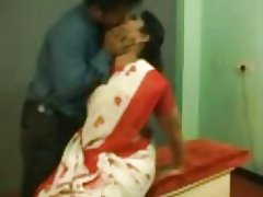 Indijska tetka seks na radnom mjestu.