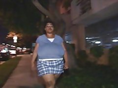 Veliki crni kucka dobije sjebana i jede cumload