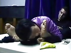 Kineski milf obožava muškarac stopala