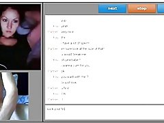 Slatka gospa pokazuje sise, i duboko joj isisati prst